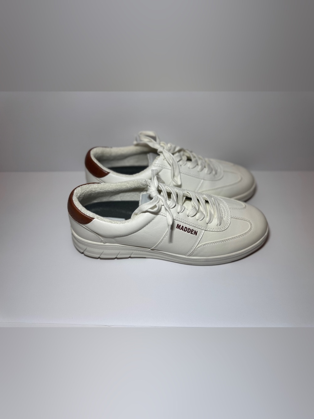 Mens Madden White Low-Top Casual Sneakers with Brown Accent